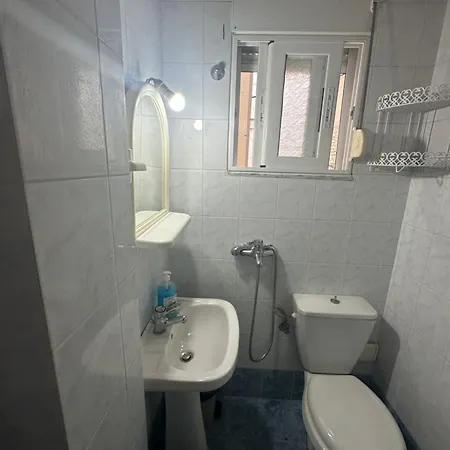 Jimmy Center Sarandë